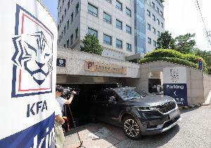 历史首次！韩国足协遭警方突袭搜查，员工普遍认为该来的终究来了
