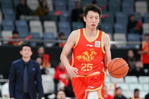 媒体人：赵岩昊的合同到期了 他与广厦和其他球队在商讨中