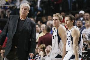 记者： 老尼尔森执教生涯更辉煌 对篮球体系创新至今深刻影响NBA