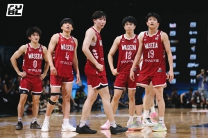 记者：早稻田大学攻防兼备体能强悍 只要看过就很难不为其赞叹