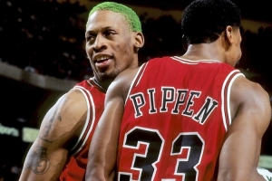 名嘴夏普：只有两个NBA球员认为皮蓬比詹姆斯强 即皮蓬和罗德曼