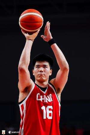 上场就是砍分！焦泊乔仅替补出战15分钟 8投6中得14分2板