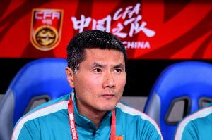 记者：邵佳一、杨智将现场观战青岛西海岸vs重庆铜梁龙