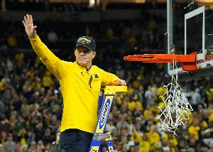 达斯蒂·梅谈离开NCAA：有太多篮球无关的工作 现在只要专注篮球