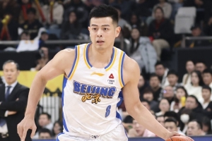 方硕：北京无法再提供给我球员合同 如果现在就退役 我将很不甘心
