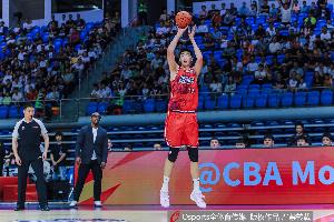 媒体人：NCAA只是徐昕的首选 不排除其它的留洋路径 他出去是好事