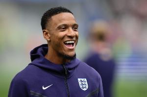 孔萨上赛季地面对抗成功率73.1%英超最高，被过掉3次仅多于范戴克