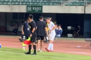 上观：港甲属于半职业联赛，59岁朱骏仍未能实现职业球员梦想