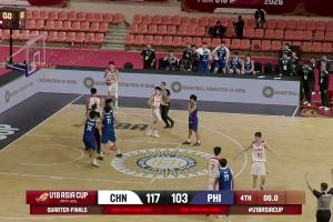 媒体人：中国U18男篮小伙子主动放弃进攻 菲律宾球员以怨报德