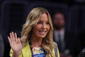 管理人位置不保？NBA规定代理老板需要至少持股15% 珍妮不到3%