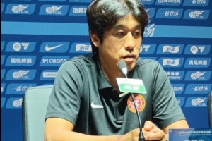 辽宁铁人楠波湾队的赛前新闻发布会 主教练徐正源携高嘉润出席