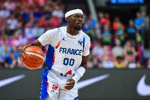 法国控卫弗朗西斯科：因全联盟都在等詹姆斯做决定 导致我无缘NBA