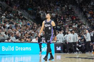 拉文：不是谁都能在这NBA立足 要想出类拔萃就必须要做出牺牲