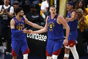 掘金球员2K能力值：约基奇97 穆雷89 德罗赞、戈登皆83 布劳恩79