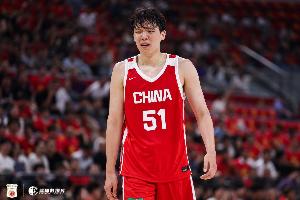 杨瀚森半场8分钟贡献8分3板1帽 首节带队进攻波&半场压哨勾手！