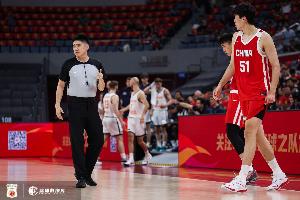 媒体人：这支卡塔尔战术纪律性不足 全场没防明白中国男篮的挡拆