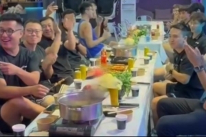 北控男篮团建日！打游戏开黑+吃火锅大餐+欢乐唱K