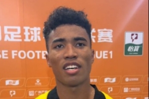 攻入生涯处子球！混血小将黄晟豪粤语采访：目标更大想做得更好