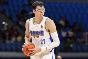 夏联今天开打！京媒：周琦因个人原因将于明天与北京男篮会合