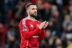 铁人！卢克肖连续41场为曼联首发 舍什科仍未首发芒特首进大名单