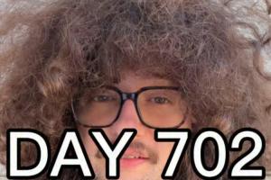 超700天没理发！曼联遭绝平，蓄发哥晒发量：又要从零开始啦……