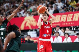 关键两罚全中杀死比赛！媒体人：杨舒予太稳了 她就是大心脏