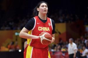 继续加油吧！19岁张子宇首次世界大赛场均13分钟贡献8.8分5板