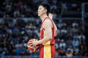 队长就得稳稳的！胡明轩首节替补6分钟拿到4分 正负值+12！
