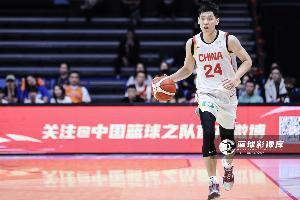 能攻能守！崔永熙半场5投3中&三分3中2 贡献8分5篮板1助攻