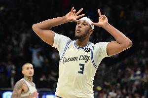 名记：迈尔斯·特纳当选为NBA球员工会副主席 接替已退役的坦普尔