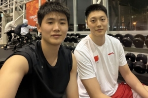 李悦洲晒出与胡明轩、崔永熙在健身房训练照：进步不能停！