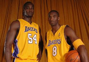夸梅：乔丹比科比更有亲和力 他帮助我更多 而科比更喜欢单练