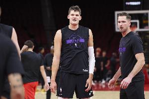 MacMahon：凯斯勒上赛季打了5场排名却升了25位 这就是湖人优势
