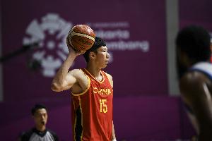 热度很高！“周琦主动表态愿出战亚运会被拒”冲上微博热搜前五