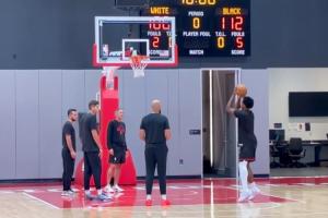 能不能练出来？阿门跟随“投篮教父”奇普·恩格兰德进行投篮训练
