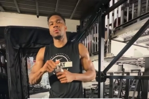 字母哥：对热火主场首秀迫不及待 想让两万名球迷为我们欢呼