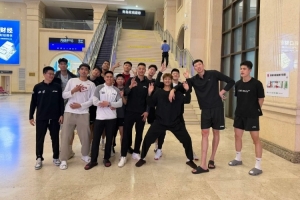 通过体测！范子铭晒北京男篮大合照：圆满完成✅