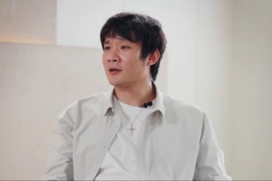 小丁：刚进国家队和王治郅一屋 每晚9点半让我睡觉&玩手机他嫌亮