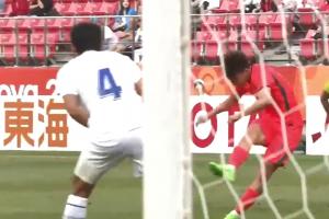 太帅了吧！王钰栋一条龙+轰世界波直挂死角，U23国足2-1领先！