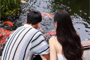 向鱼望？李明女儿低调暗示与向余望恋情，被网友翻出“实锤”证据