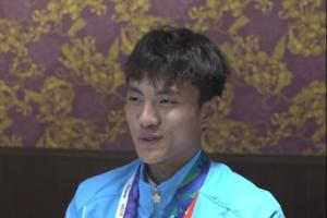 水瓶被对方扔上看台！李昊：扔就扔吧无所谓，反正他们也踢不进