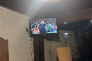 亚马尔女友社媒晒与家人观赛视频：观看金球奖得主的比赛