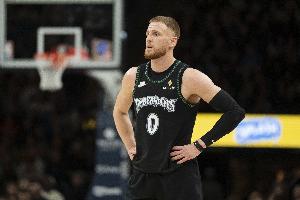 TA：迪文岑佐曾与塔图姆&利拉德&哈利伯顿交流伤情 与獭兔聊最密