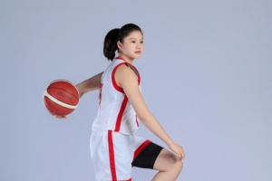打弱队无压力！U18女篮全场三分28投14中&命中率50%