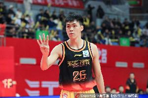 球队的肯定！媒体人：庞峥麟新赛季将担任江苏肯帝亚队长