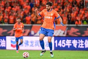 鲁媒：山东泰山队今日奔赴重庆，克雷桑停赛、泽卡因伤无缘