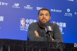 范弗里特：欧文仍在为NBA后卫设定标准 他是我非常钦佩和尊重的人