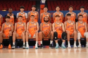 新赛季要来了！上海男篮晒2026-2027赛季定妆照拍摄花絮视频