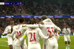 利物浦1-0领先！阿劳霍破门打入红军生涯首球，齐米卡斯角球助攻