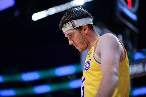 里夫斯：我们在很多方面本可以做得更好 尤其是在第一节里